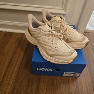 Hoka One Speedgoat 5